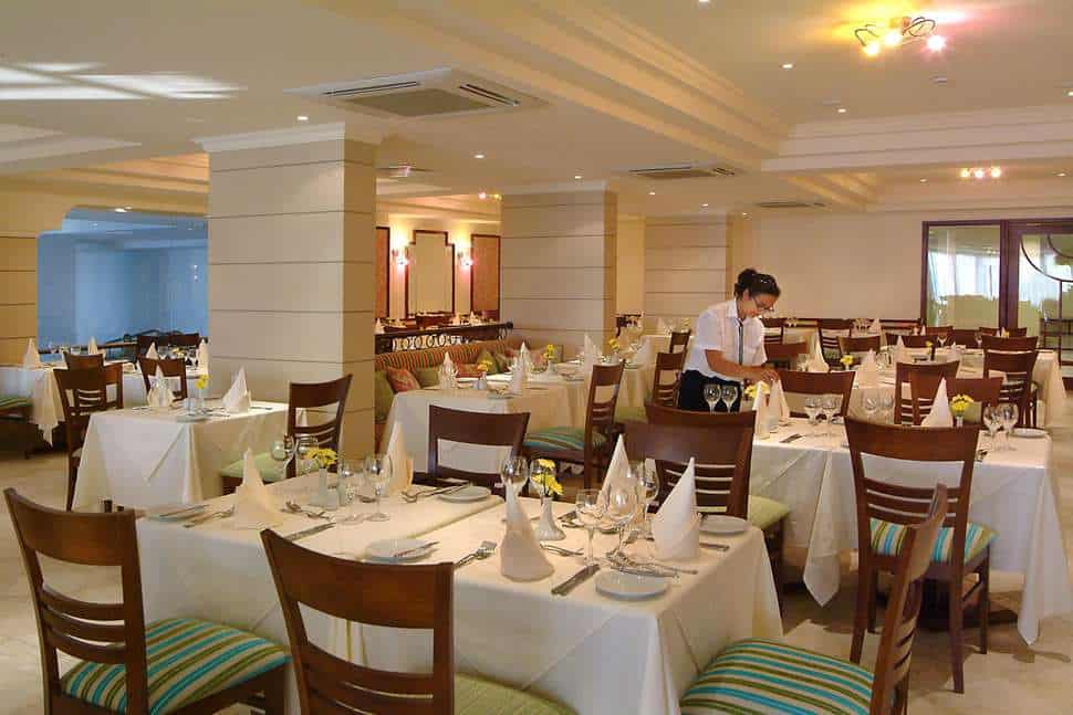 Restaurant van Aquamare Beach Hotel & Spa in Paphos, Paphos, Cyprus