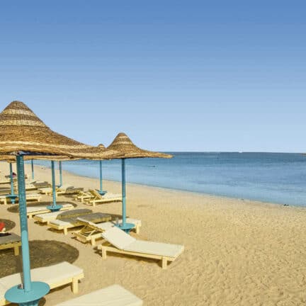 Strand van Sunrise Marina Resort in Marsa Alam, Rode Zee, Egypte