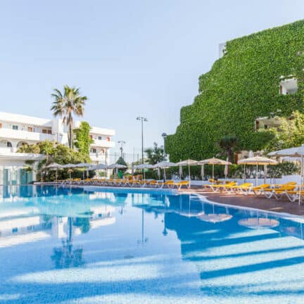 Zwembad van Blue Sea Club Martha’s in Cala d’Or, Mallorca, Spanje