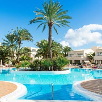 Zwembad van Riu Oliva Beach Resort in Corralejo, Fuerteventura, Spanje