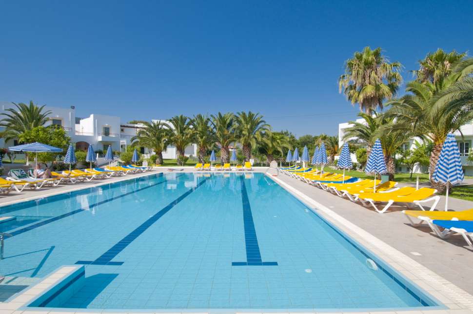 Zwembad van Alexandra Beach in Kos-Stad, Kos, Griekenland