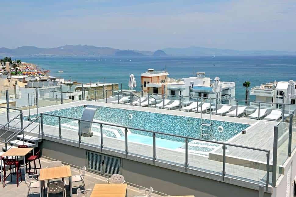 Zwembad van Astron Suites in Kos-Stad, Kos, Griekenland