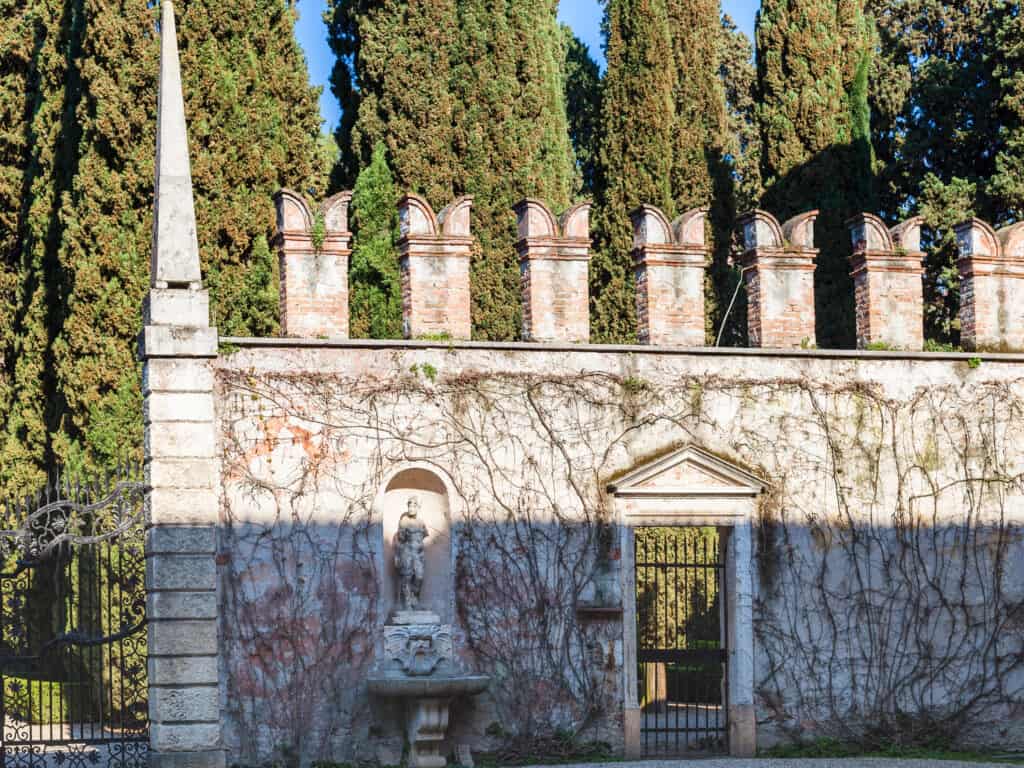 Buitenmuur van Giardino Giusti in Verona, Italië