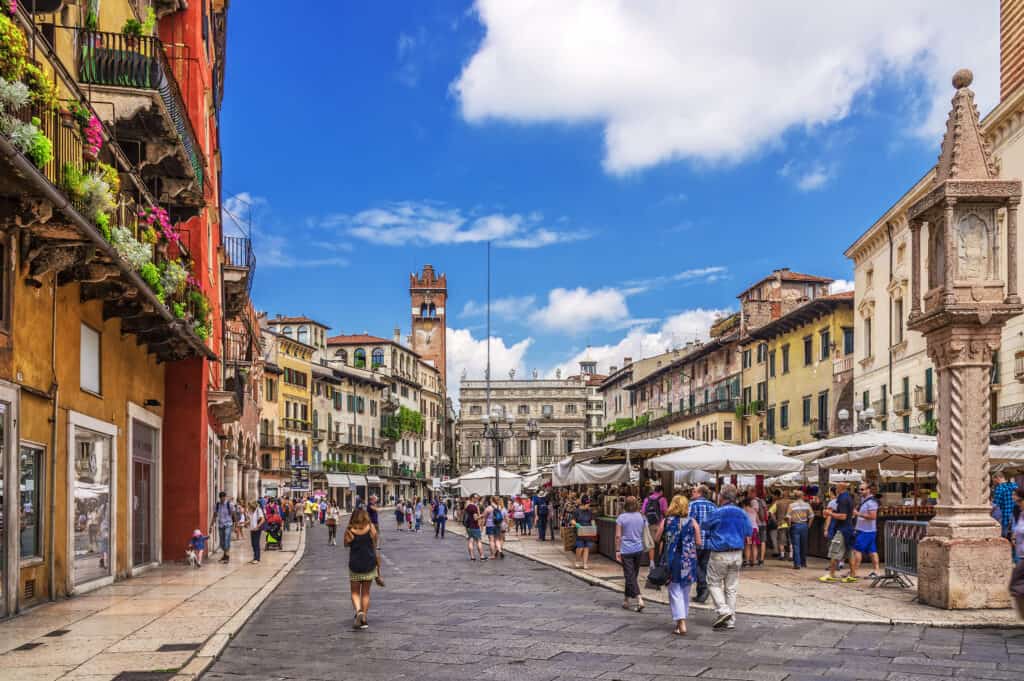 Piazza Delle Erbe in Verona, Italië