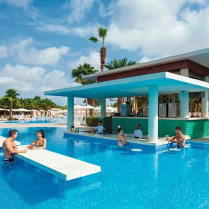 Zwembad van Riu Palace Cabo Verde in Santa Maria, Sal, Kaapverdië