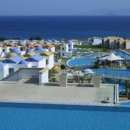 Zwembaden van Mitsis Blue Domes Resort & Spa