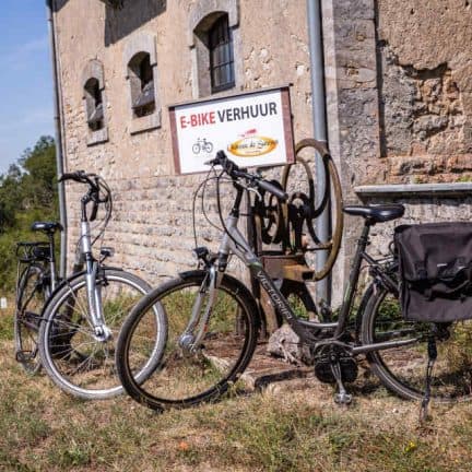 fietsverhuur van chateau de satenot in Frankrijk