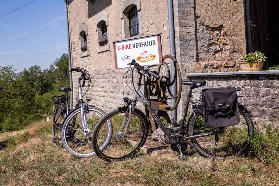 fietsverhuur van chateau de satenot in Frankrijk