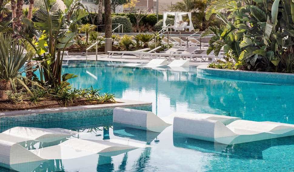 Zwembad van Aqua Hotel Silhouette & Spa