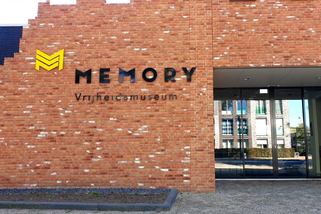 Ingang van het Memory Vrijheidsmuseum in Nijverdal, Overijssel