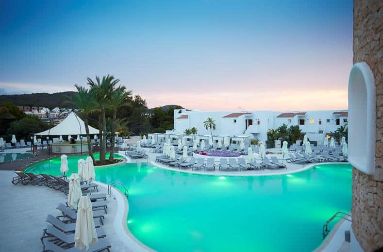 Zwembad van TUI SENSATORI Resort Ibiza
