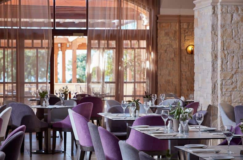 Restaurant van Tui Sensatori Resort op Cyprus