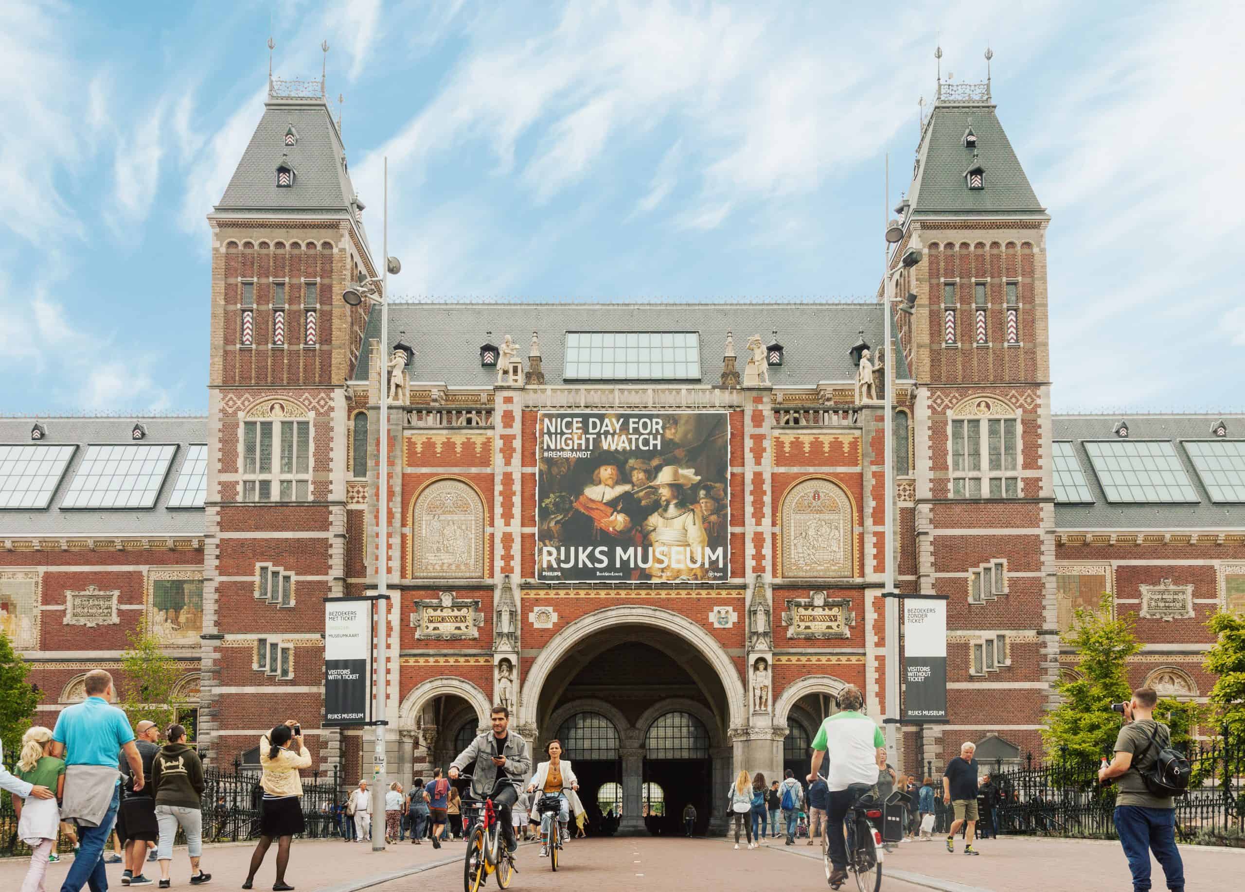 Rijksmuseum aan de voorzijde