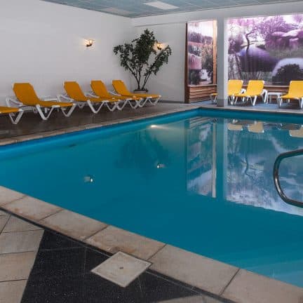 Zwembad van Fletcher Hotel-Restaurant De Zeegser Duinen