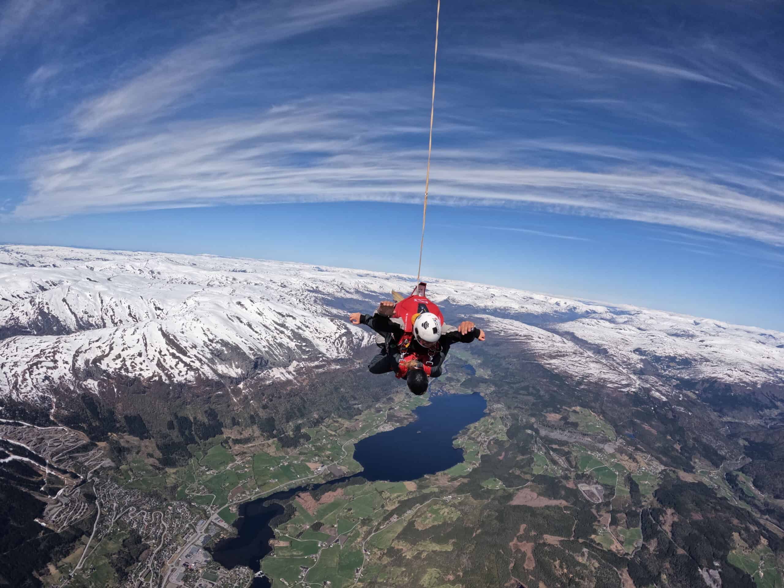 Parachute springen in Noorwegen: een geweldige ervaring!