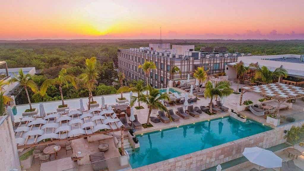 Motto by Hilton Tulum Zwembad